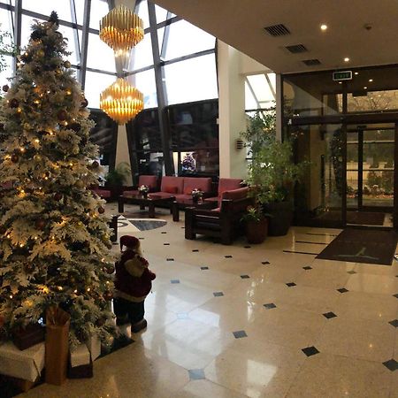 Hotel Tecadra Pipera Buitenkant foto
