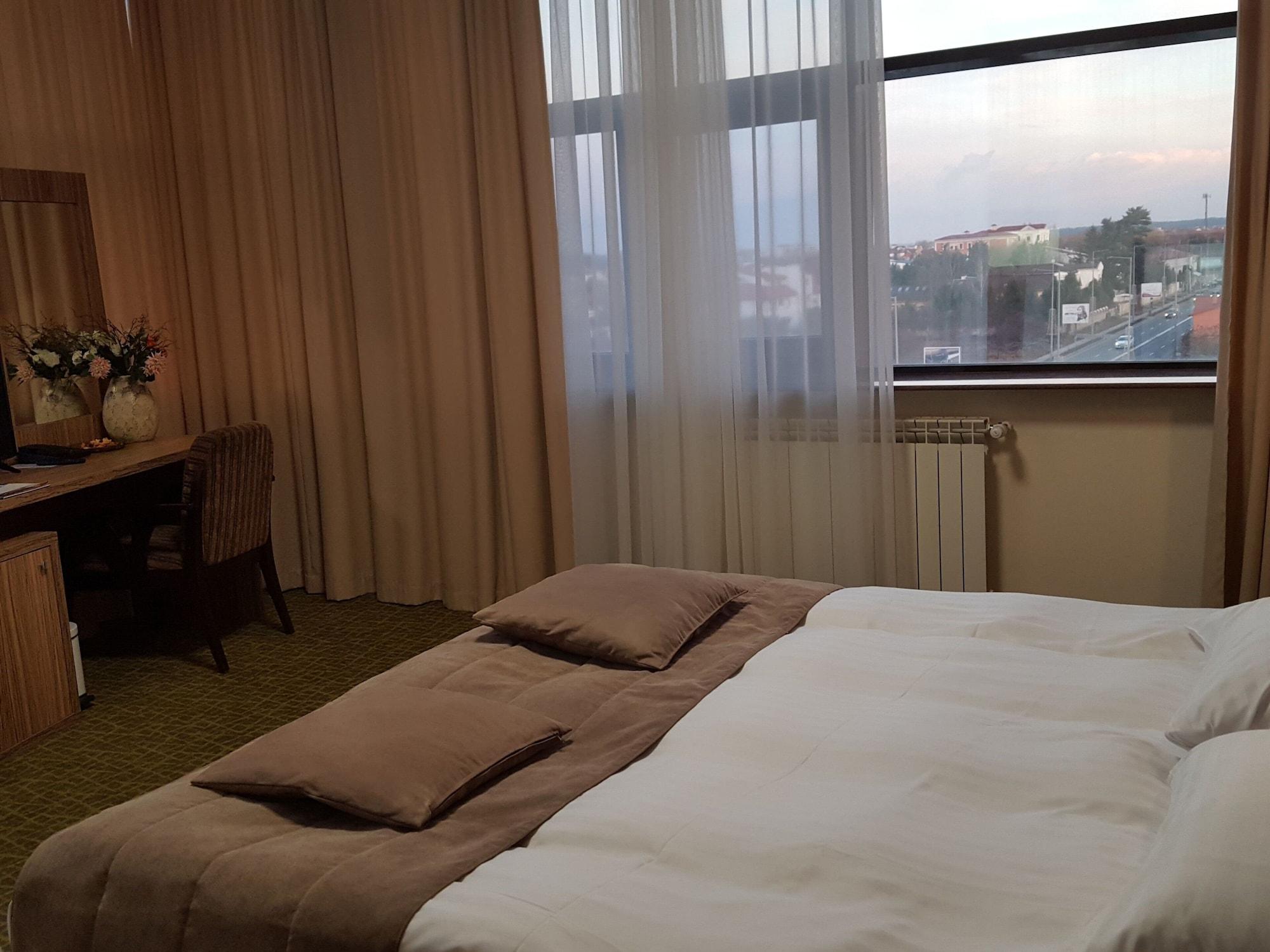 Hotel Tecadra Pipera Buitenkant foto